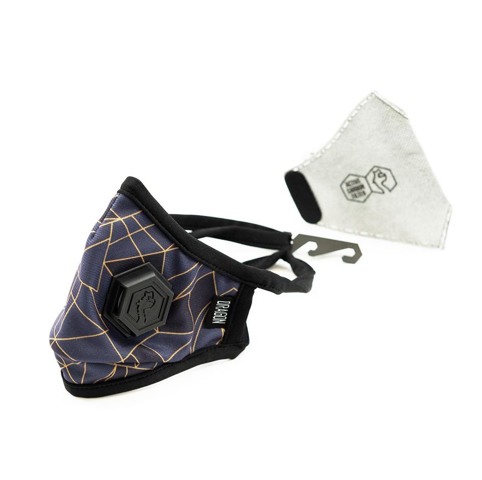 Maseczki antywirusowe w samochodzie – czy to zbędna praktyka?