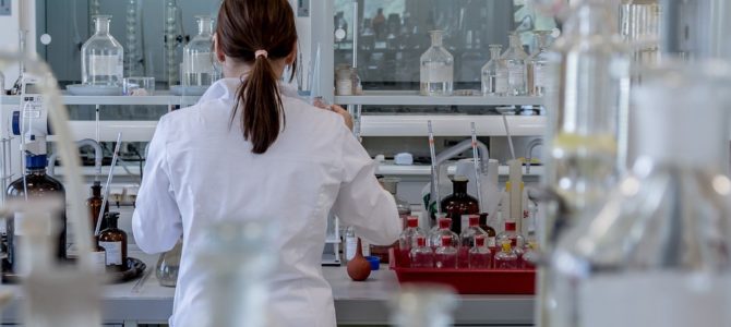Elektroliza wody – powlekanie galwaniczne i ogniwa elektrolityczne
