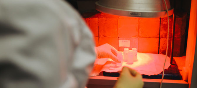 Sprzęt laboratoryjny – co to cieplarka laboratoryjna?